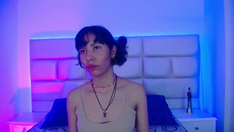 A K A N E  U W U online show from 2, 3, 2025