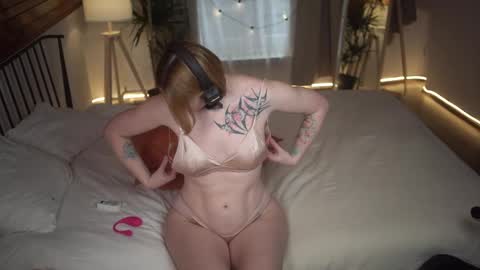 Akaneiro online show from 18, 2, 2025