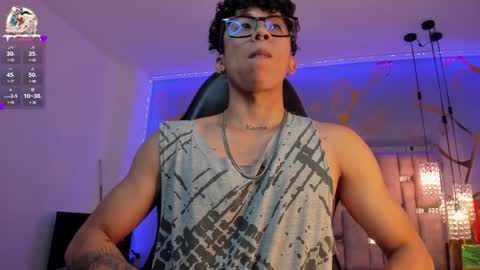 akazaboy online show from 31, 12, 2024