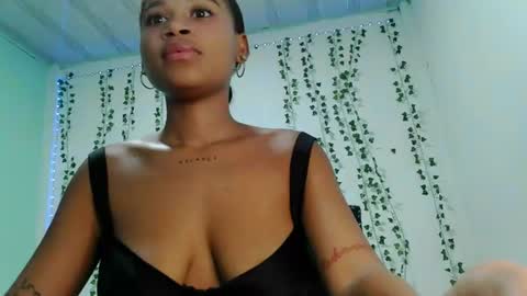 Snapshot of akemy_saunderz chatting on 11, 6, 2026 akemy_saunderz online show from 11, 6, 2026