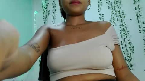 Snapshot of akemy_saunderz chatting on 22, 7, 2026 akemy_saunderz online show from 22, 7, 2026