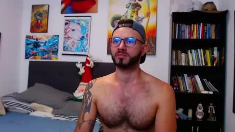 Snapshot of akiles_r chatting on 4, 12, 2024 akiles online show from 4, 12, 2024