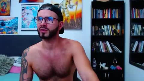 Snapshot of akiles_r chatting on 13, 1, 2025 akiles online show from 13, 1, 2025