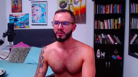 Snapshot of akiles_r chatting on 6, 3, 2025 akiles online show from 6, 3, 2025