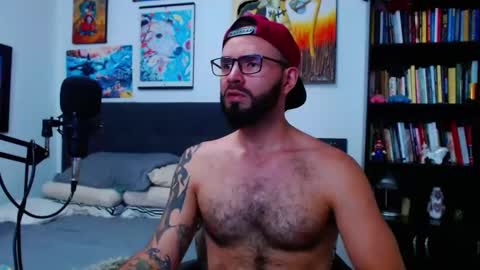 Snapshot of akiles_r chatting on 8, 10, 2025 akiles online show from 8, 10, 2025