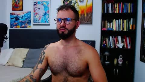 Snapshot of akiles_r chatting on 13, 10, 2025 akiles online show from 13, 10, 2025