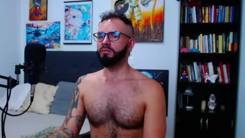 Snapshot of akiles_r chatting on 14, 10, 2025 akiles online show from 14, 10, 2025