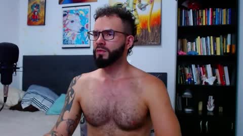 Snapshot of akiles_r chatting on 17, 11, 2025 akiles online show from 17, 11, 2025