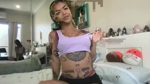 Snapshot of akirazayy chatting on 7, 1, 2026 Akira Zay online show from 7, 1, 2026