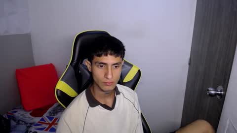 Akyra latin online show from 23, 2, 2026