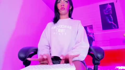 Alahia Rodriguez online show from 5, 1, 2025