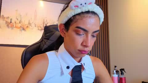 Alahia Rodriguez online show from 19, 7, 2026