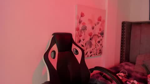 Alaia Carter online show from 14, 10, 2025