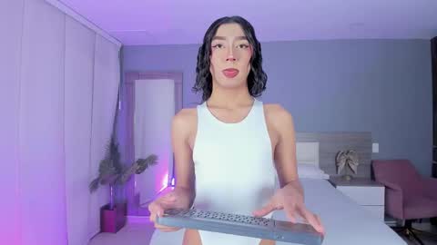 alaiaguerra online show from 5, 11, 2025