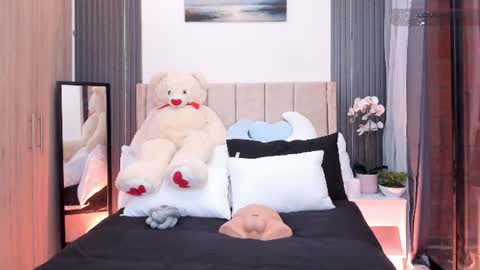     online show from 25, 7, 2026