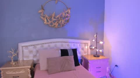 alana_2916 online show from 15, 12, 2024