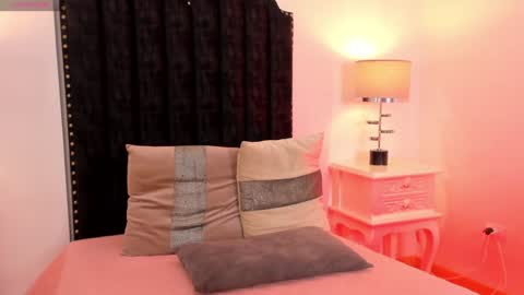 alana_2916 online show from 6, 1, 2025