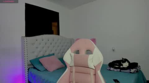 Snapshot of alana_ponse chatting on 14, 12, 2025 Alana. online show from 14, 12, 2025