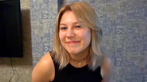 Snapshot of alannaboisen chatting on 29, 11, 2025 Julie online show from 29, 11, 2025