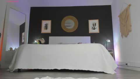 Alanna Cute Russell online show from 9, 10, 2025