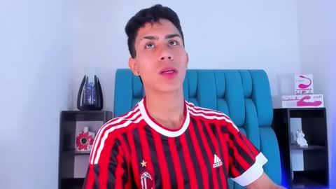 Snapshot of alannaughty_ chatting on 15, 1, 2025 alannaughty_ online show from 15, 1, 2025