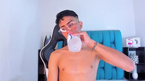 Snapshot of alannaughty_ chatting on 26, 1, 2025 alannaughty_ online show from 26, 1, 2025