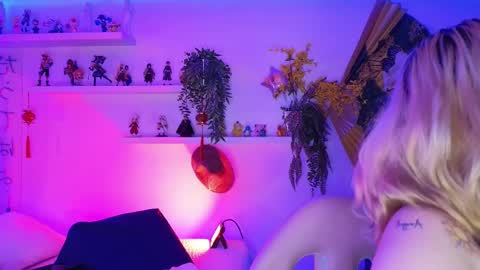 Snapshot of albaandthayron chatting on 6, 4, 2026 albaandthayron online show from 6, 4, 2026