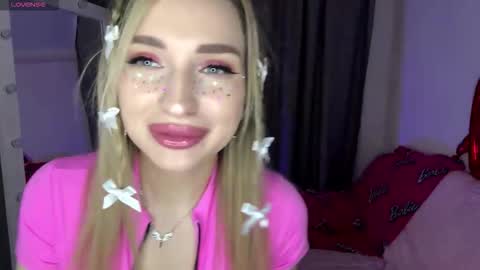 Snapshot of albertinadez chatting on 14, 3, 2026 Viktoria online show from 14, 3, 2026