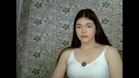 Snapshot of albi_glow chatting on 12, 10, 2025 Albi online show from 12, 10, 2025