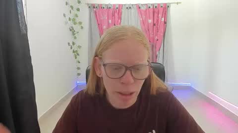 Snapshot of albingirl chatting on 23, 3, 2026 Blanca online show from 23, 3, 2026