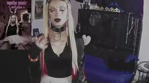 Mistic witch online show from 25, 7, 2026