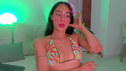 Snapshot of aleja_r01 chatting on 10, 3, 2026 aleja_r01 online show from 10, 3, 2026