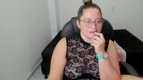 alejandra online show from 19, 4, 2026