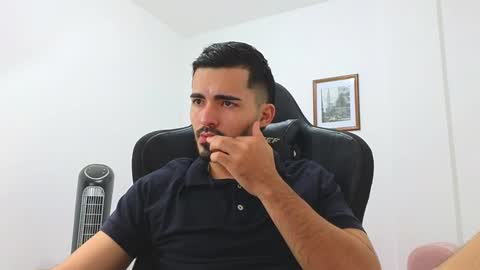 alejandroo_7 online show from 6, 1, 2025