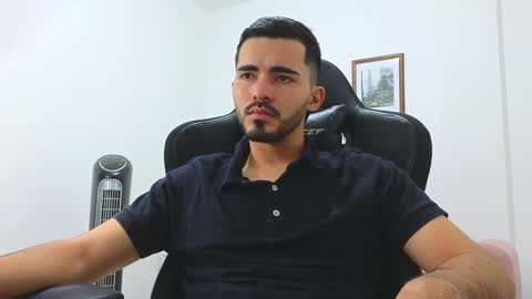 alejandroo_7 online show from 6, 1, 2025