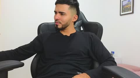 alejandroo_7 online show from 22, 1, 2025