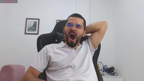 alejandroo_7 online show from 2, 12, 2025