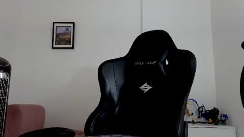 alejandroo_7 online show from 20, 7, 2026