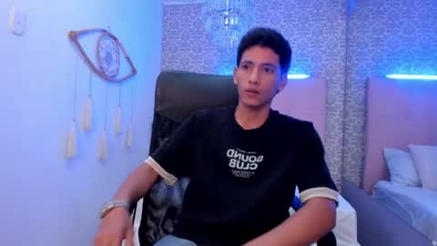 alejo_exotic online show from 25, 4, 2026