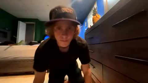 Alen3001 online show from 28, 5, 2026