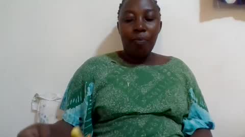 Snapshot of alesha_ chatting on 25, 6, 2026 Noreen Kennth and Emilly online show from 25, 6, 2026