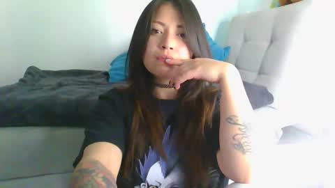 QUEEN OFF MILk  IM BACK  15 NOV online show from 3, 2, 2026