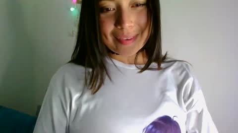 QUEEN OFF MILk  IM BACK  15 NOV online show from 18, 2, 2026