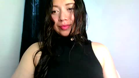 QUEEN OFF MILk  IM BACK  15 NOV online show from 1, 8, 2026