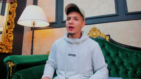 Snapshot of aless_king chatting on 4, 3, 2025 Alessandro King online show from 4, 3, 2025