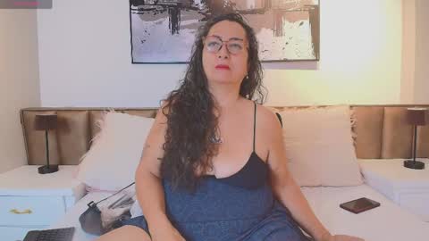 Snapshot of alessandraleroy chatting on 19, 4, 2026 Alessandra online show from 19, 4, 2026