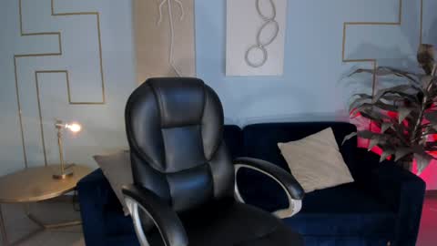 Snapshot of alessaromero chatting on 5, 1, 2025 ALESSA ROMERO  online show from 5, 1, 2025