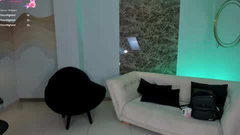 Snapshot of alessaromero chatting on 16, 1, 2025 ALESSA ROMERO  online show from 16, 1, 2025