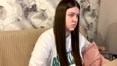 Aletta Oushen online show from 11, 2, 2025