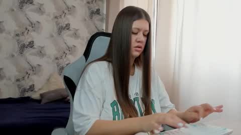 Snapshot of aletta_oushen chatting on 28, 4, 2026 Aletta Oushen online show from 28, 4, 2026